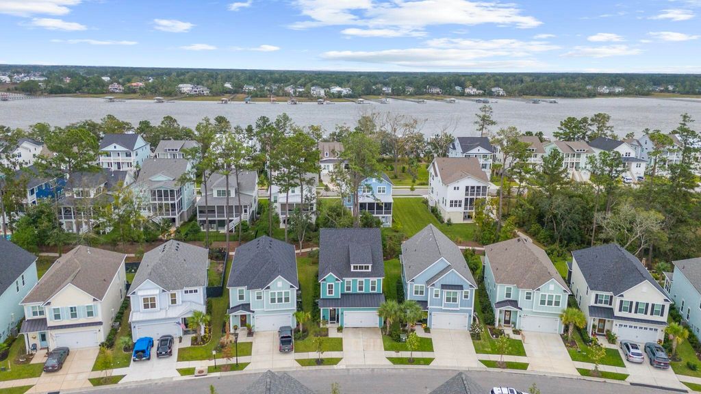 Photo of 116 Low Tide Court, Charleston, SC 29492 (MLS # 25027720)