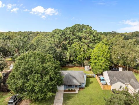 Photo of 1137 Rivercrest Drive, Charleston, SC 29412 (MLS # 25028803)