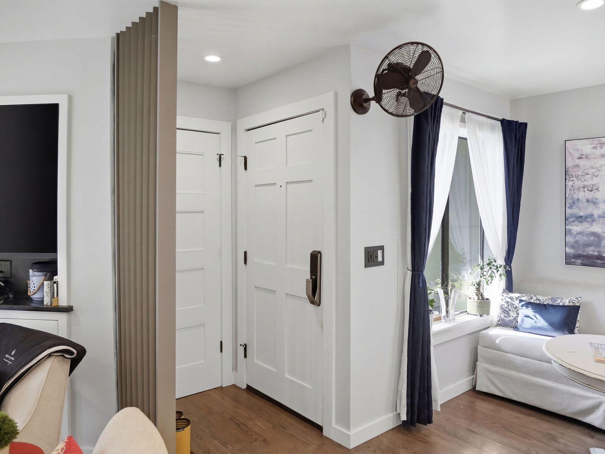 1481 Center Street 1102