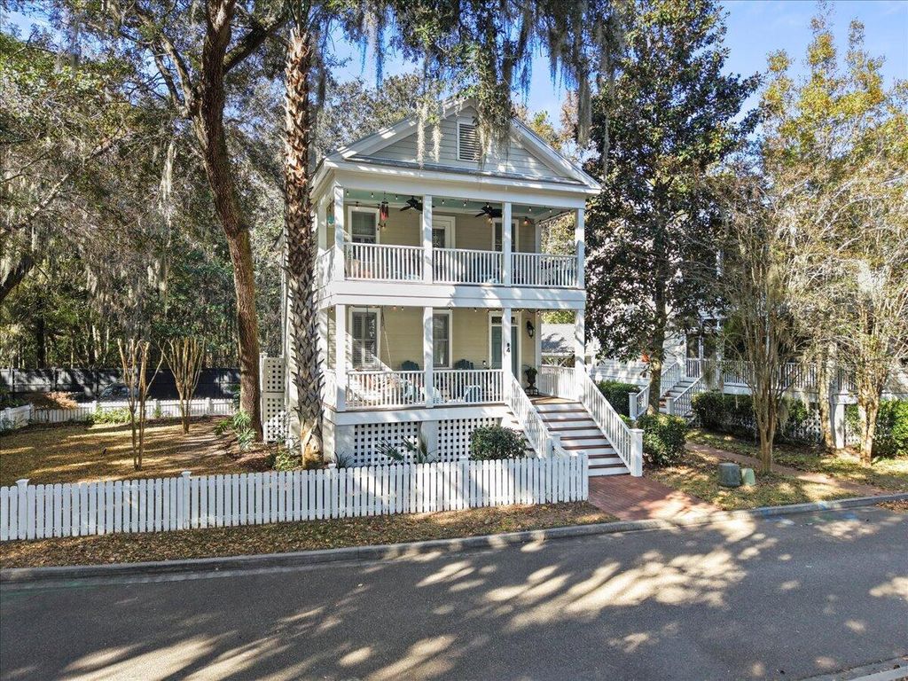 Photo of 4 Battery Point Lane, Beaufort, SC 29902 (MLS # 25032908)