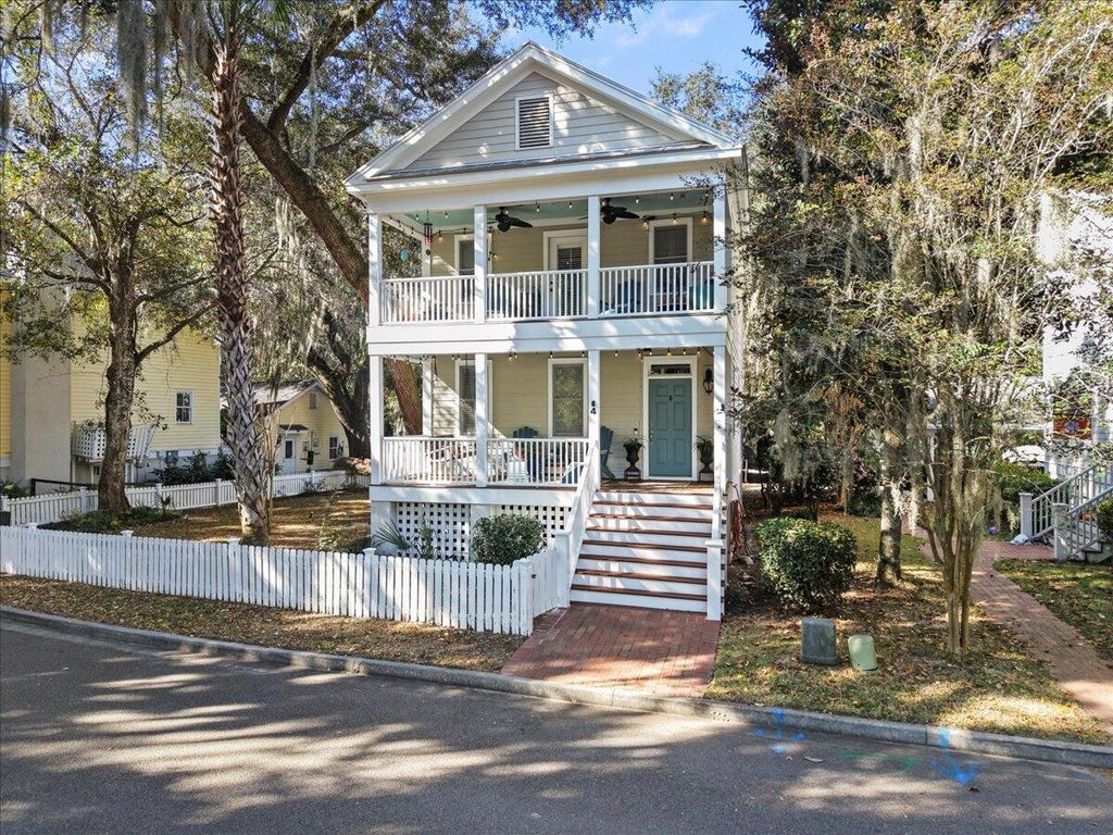 Photo of 4 Battery Point Lane, Beaufort, SC 29902 (MLS # 25032908)
