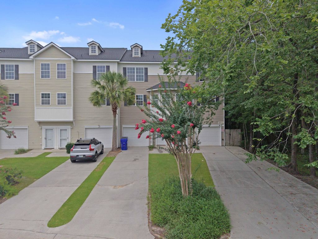 Photo of 4488 Great Oak Drive #10g, North Charleston, SC 29418 (MLS # 26020752)
