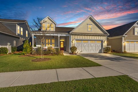 Photo of 3005 Aura Lane, Summerville, SC 29483 (MLS # 25028682) Photo of 3005 Aura Lane, Summerville, SC 29483 (MLS # 25028682)