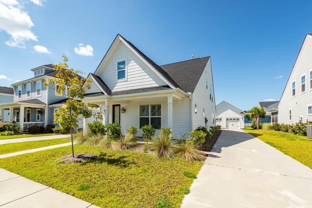 Photo of 111 Hewitt Street, Summerville, SC 29486 (MLS # 26026110)