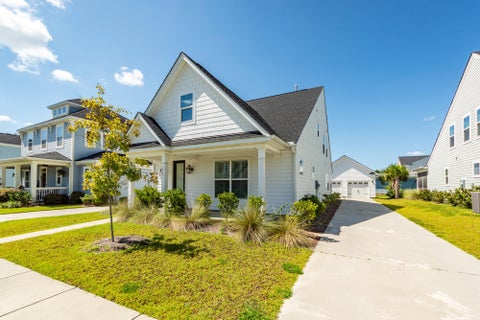 Photo of 111 Hewitt Street, Summerville, SC 29486 (MLS # 26026110)