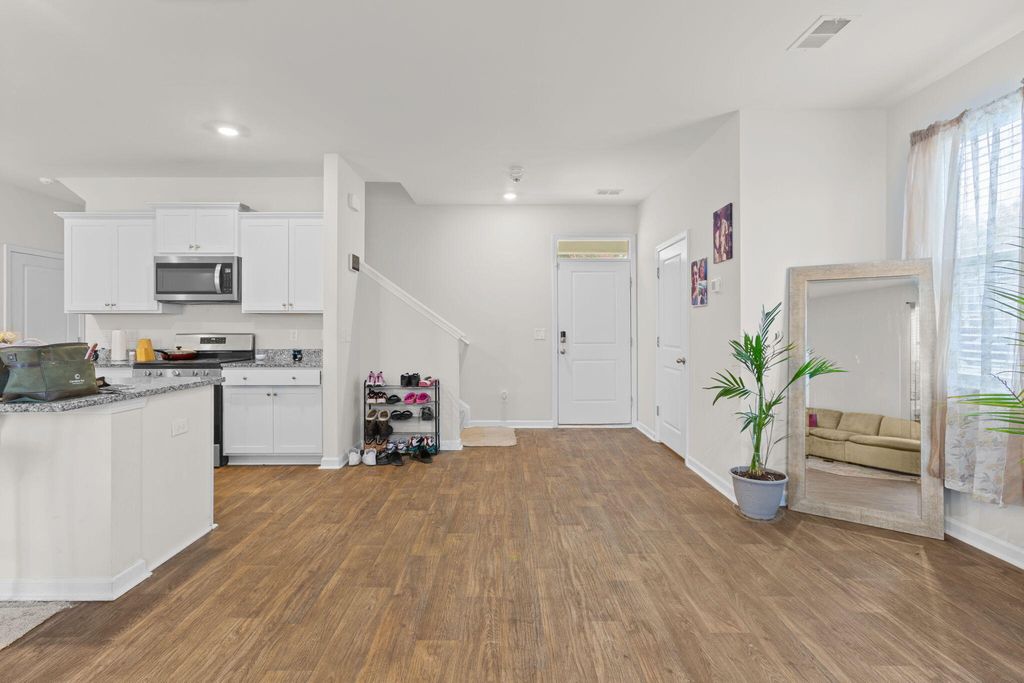 Photo of 126 Lagoona Drive, Summerville, SC 29483 (MLS # 25031214)