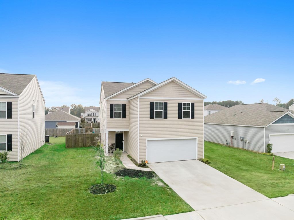 Photo of 126 Lagoona Drive, Summerville, SC 29483 (MLS # 25031214)