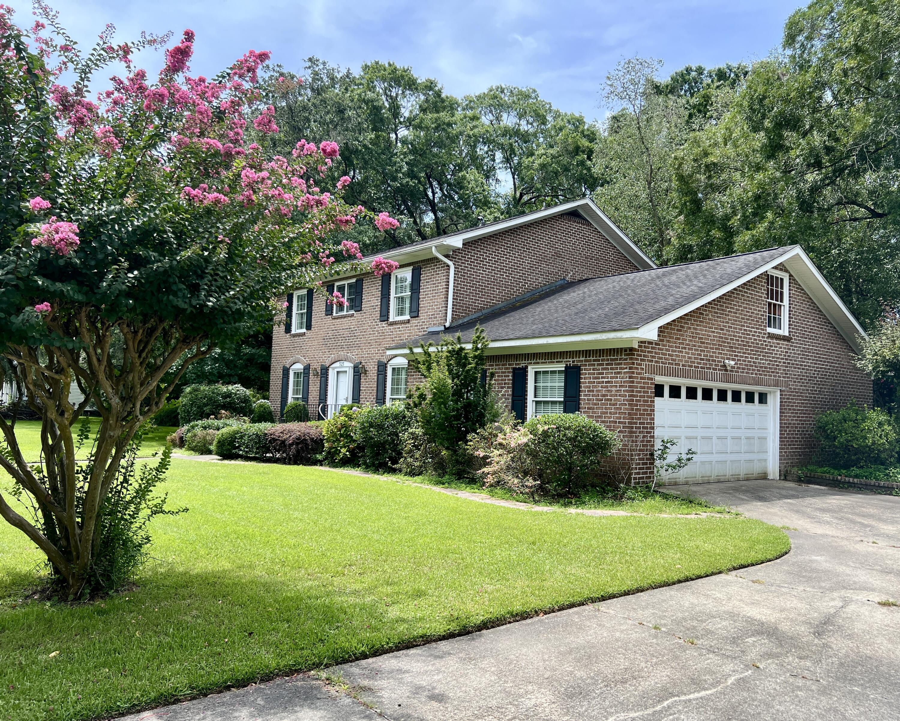 521 W Wimbledon Drive