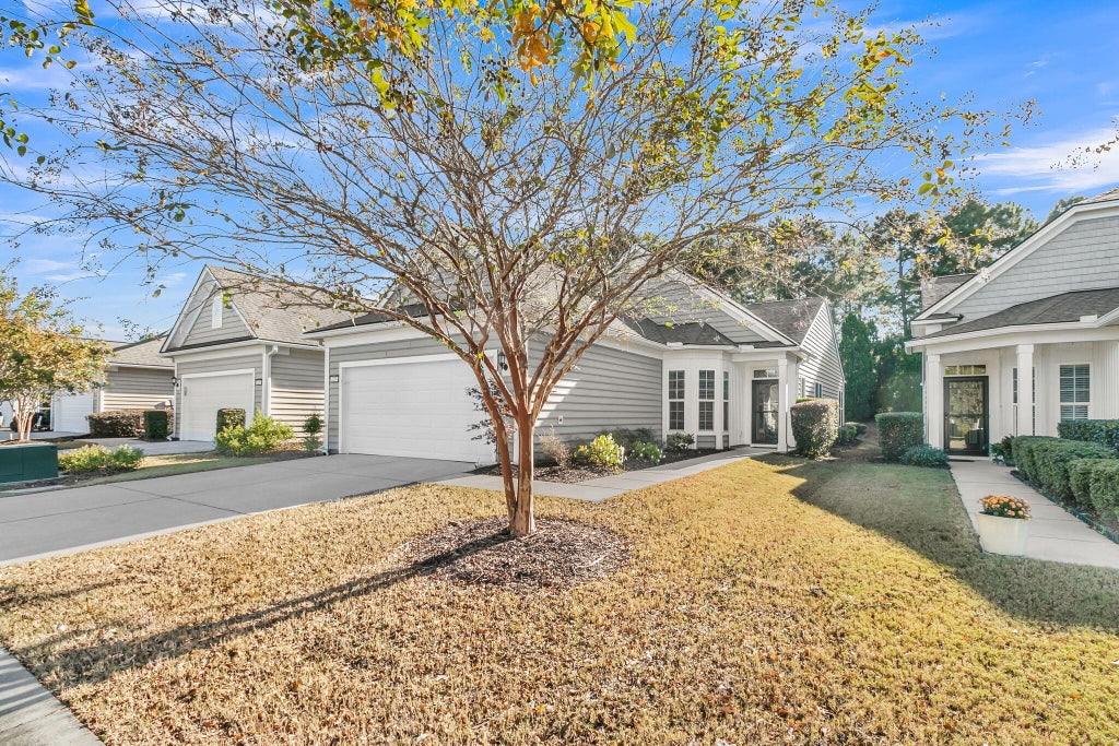 Photo of 223 Waterfront Park Drive, Summerville, SC 29486 (MLS # 26029306)