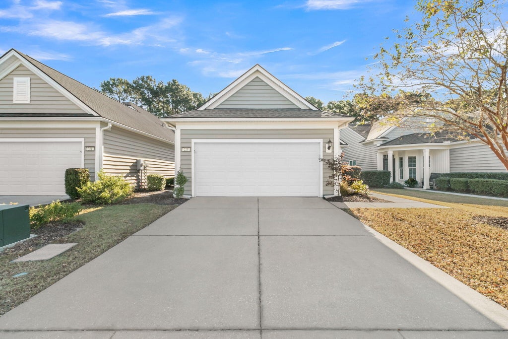 Photo of 223 Waterfront Park Drive, Summerville, SC 29486 (MLS # 26029306)