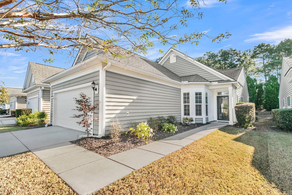 Photo of 223 Waterfront Park Drive, Summerville, SC 29486 (MLS # 26029306)
