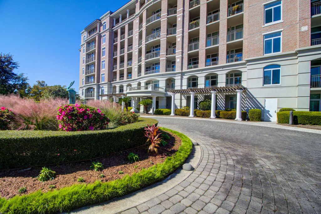 Photo of 222 S Plaza Court, Mount Pleasant, SC 29464 (MLS # 25029446)