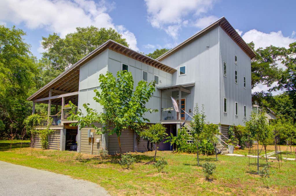Photo of 1584 Periwinkle Drive, Mount Pleasant, SC 29466 (MLS # 26016196)