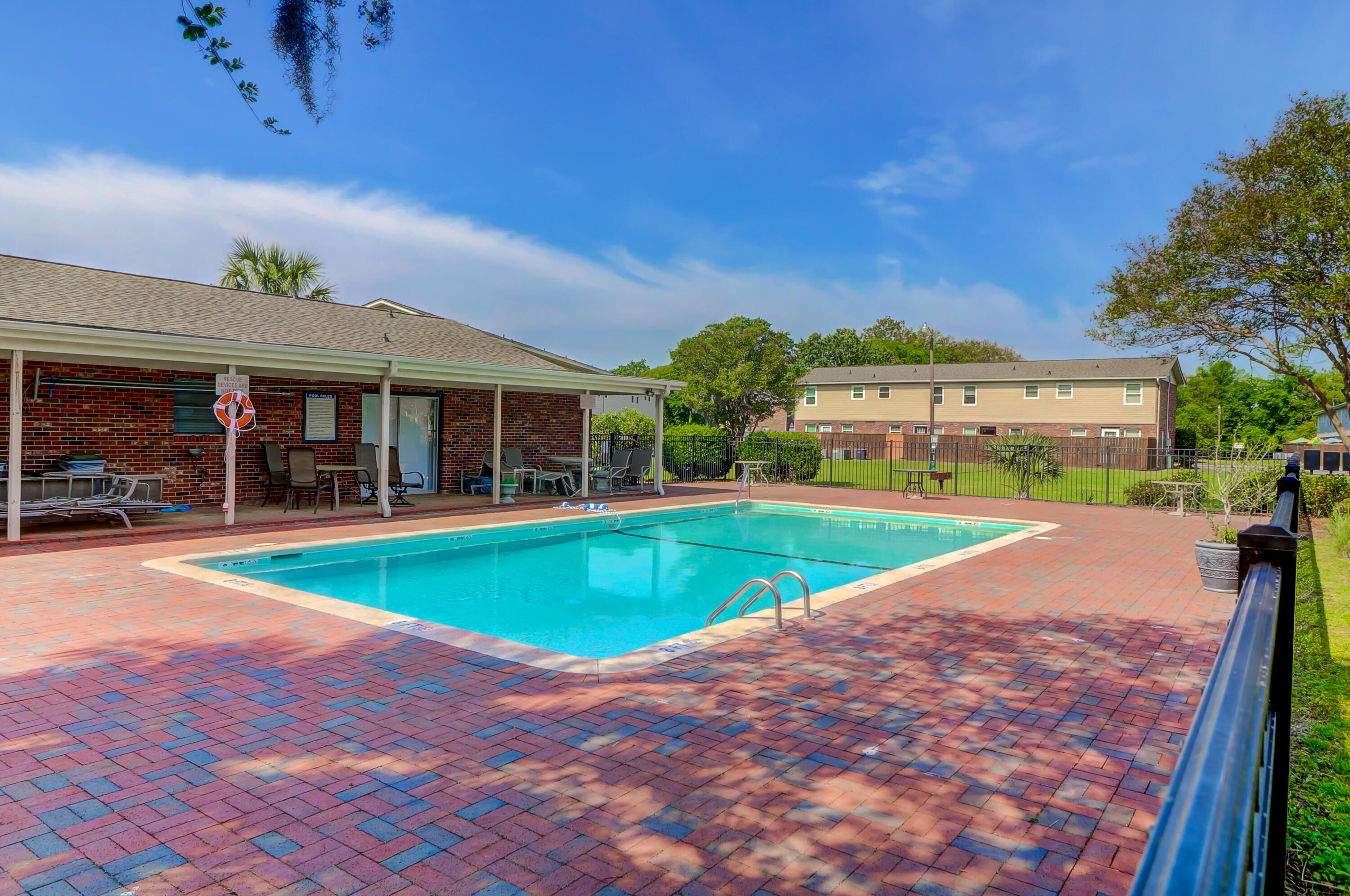 415 Parkdale Drive 17a