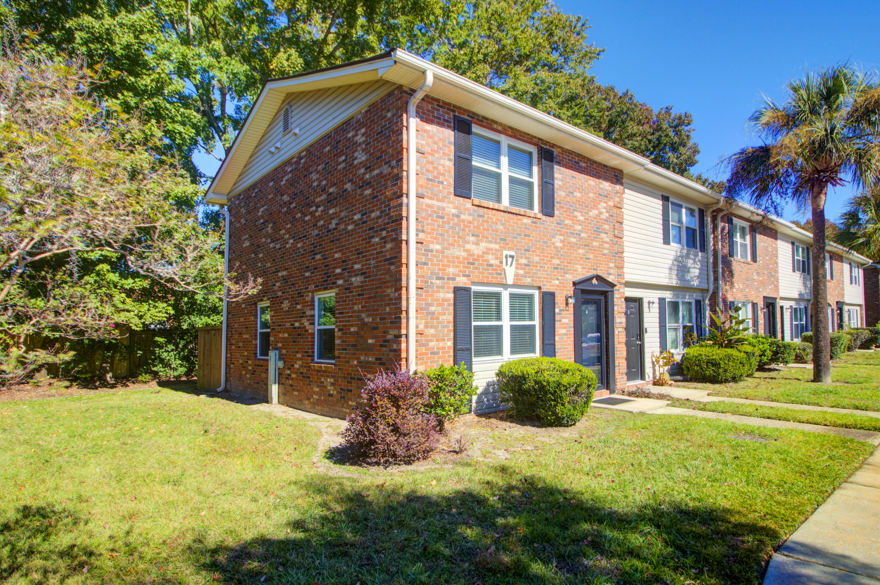 415 Parkdale Drive 17a