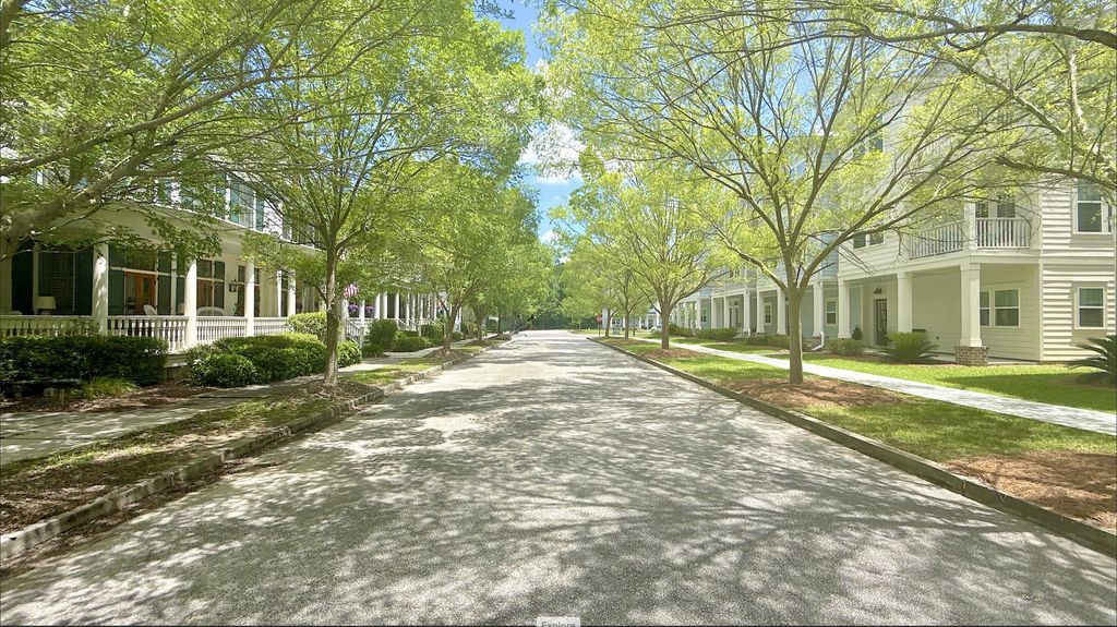 Photo of 139 Sabal Court, Summerville, SC 29483 (MLS # 26018445)