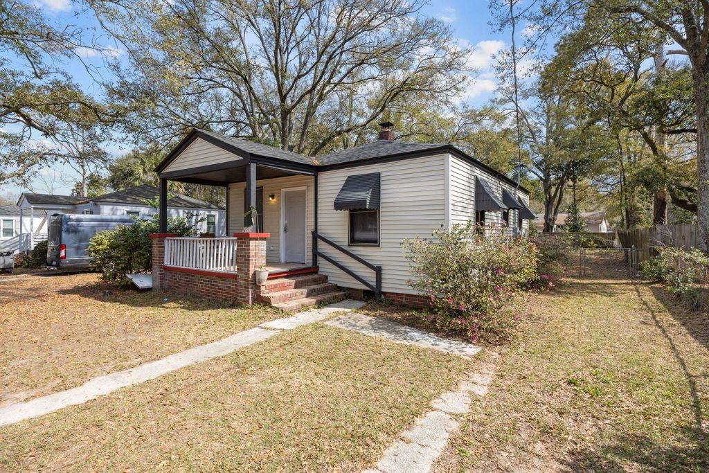 Photo of 2631 Madden Drive Drive, North Charleston, SC 29405 (MLS # 26006977)