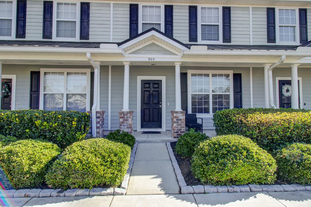 Photo of 905 Hemingway Circle, Summerville, SC 29483 (MLS # 25032917)