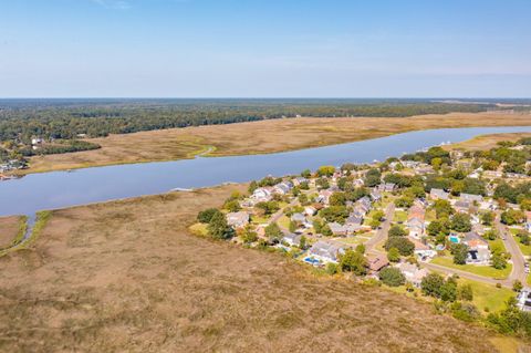 A home in North Charleston