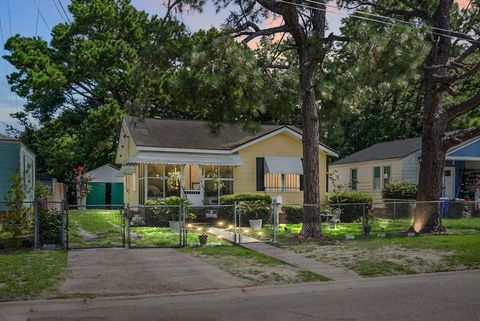 Photo of 2203 Suffolk Street, Charleston, SC 29405 (MLS # 25019972)