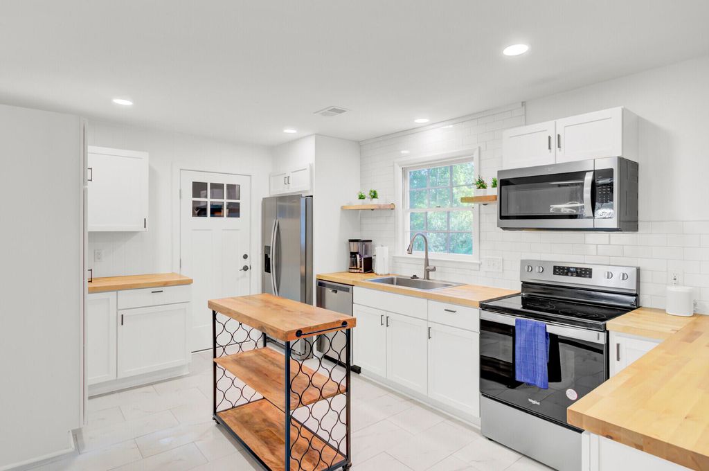 Photo of 1866 Ashley Hall Road, Charleston, SC 29407 (MLS # 25027536)