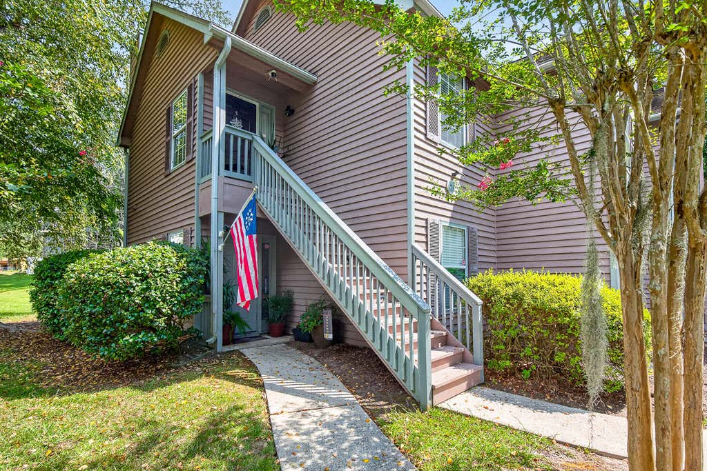 Photo of 7921 Cricket Court #E, North Charleston, SC 29418 (MLS # 26019735)