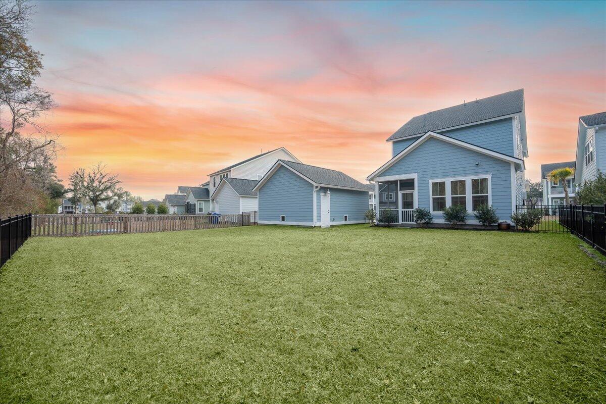 2710 Mcfadden Way