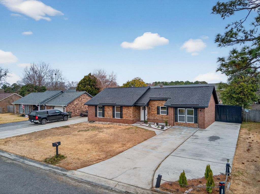 Photo of 215 Horseshoe Drive, Goose Creek, SC 29445 (MLS # 26010325)