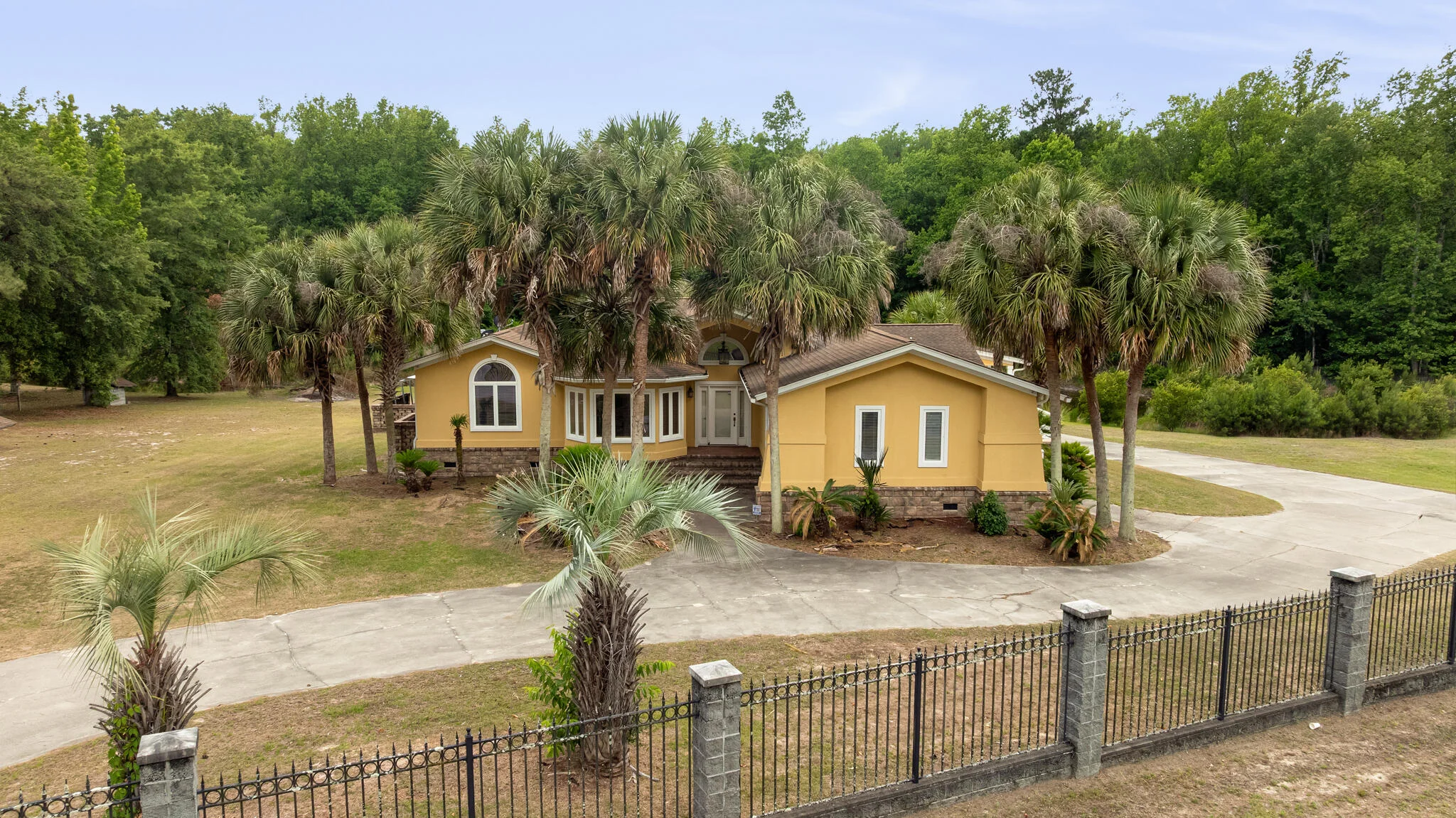 1561 Zion Road