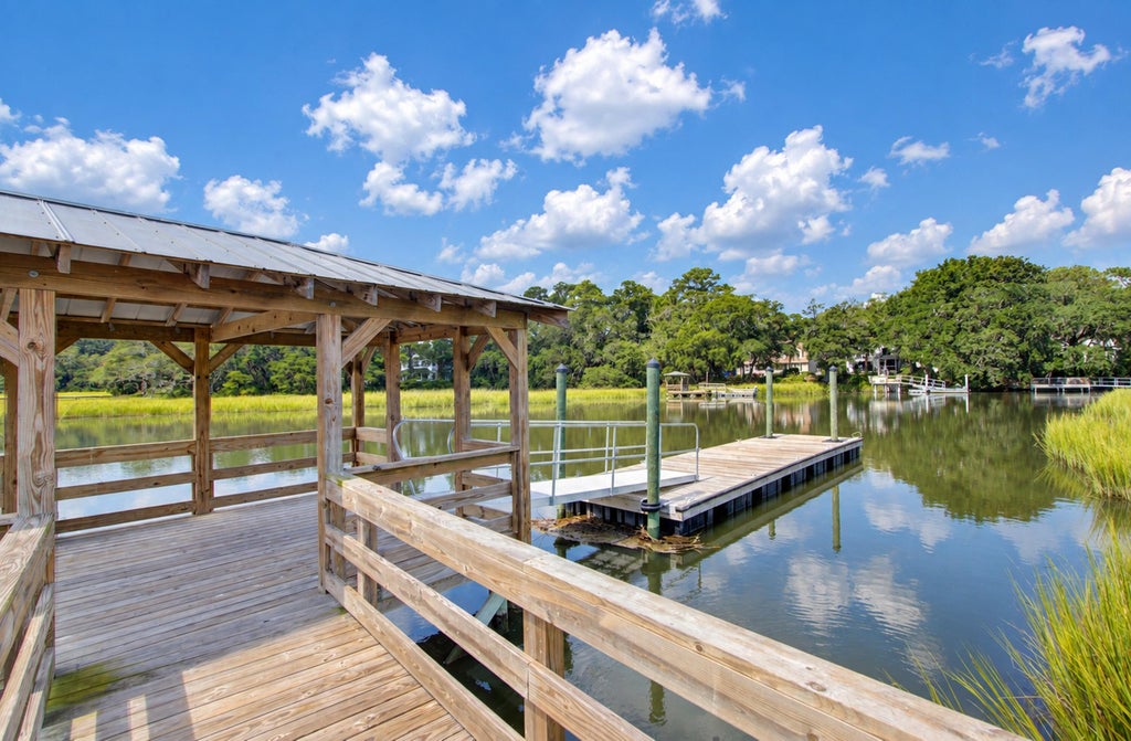 Photo of 832 Curved Creek Court, Charleston, SC 29412 (MLS # 26027618)