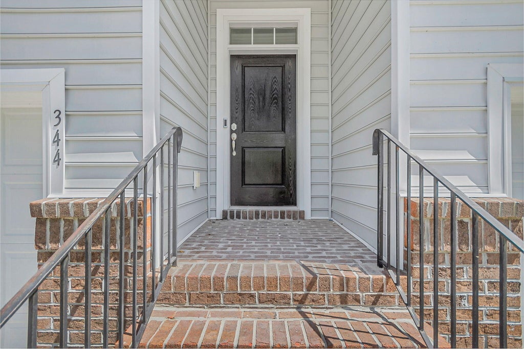 Photo of 344 Spindlewood Way, Charleston, SC 29414 (MLS # 26026374)