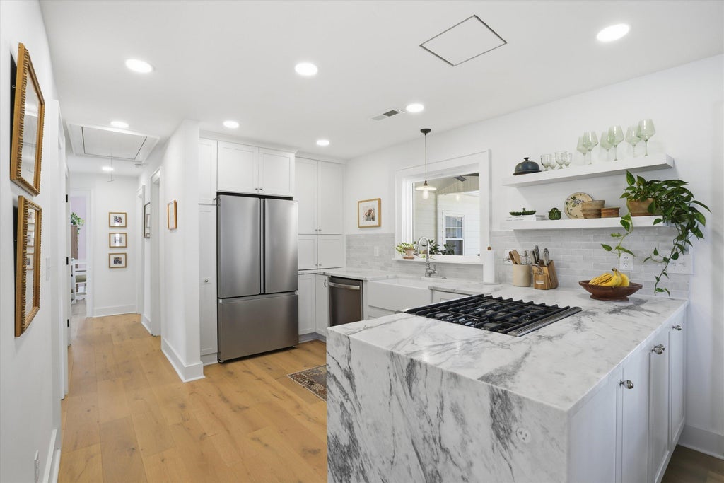 Photo of 311 Lamont Road, Charleston, SC 29407 (MLS # 26016601)