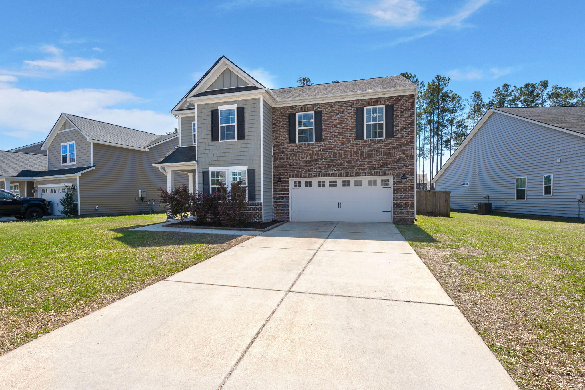 686 Redbud Lane