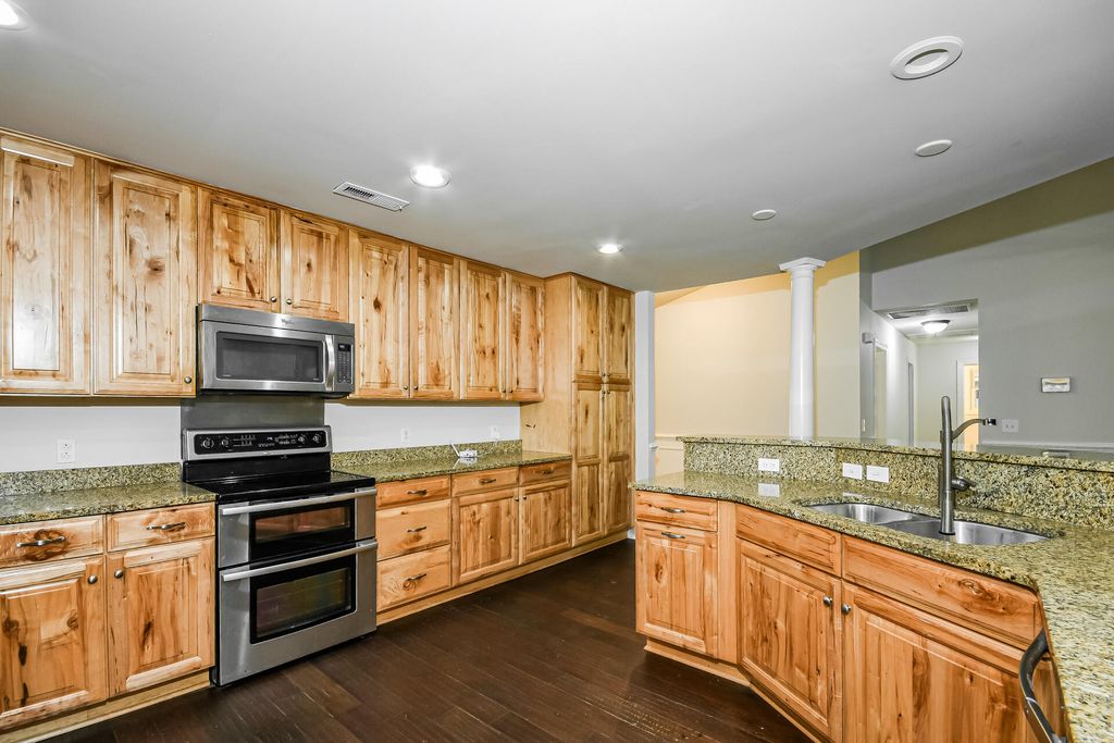 Photo of 321 Eastover Circle, Summerville, SC 29483 (MLS # 26013903)