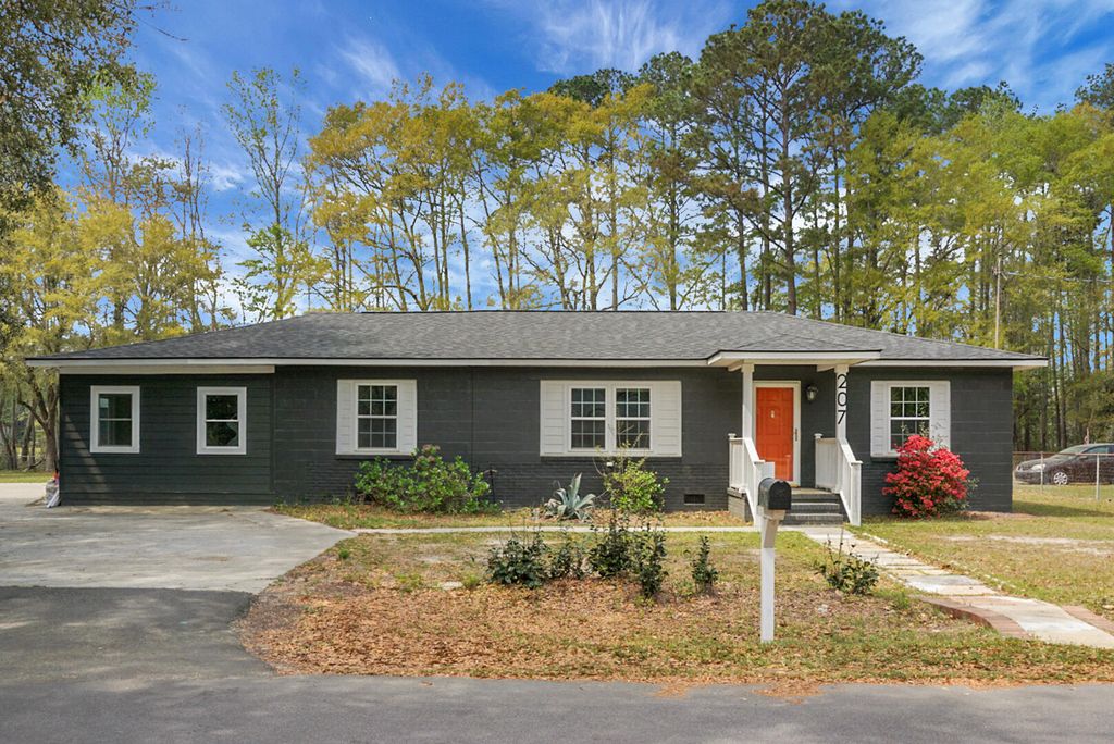 Photo of 207 Trivers Drive, Moncks Corner, SC 29461 (MLS # 26012425)