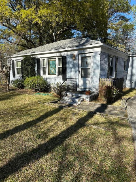 Photo of 1040 Bradford Avenue, Charleston, SC 29412 (MLS # 25018320)