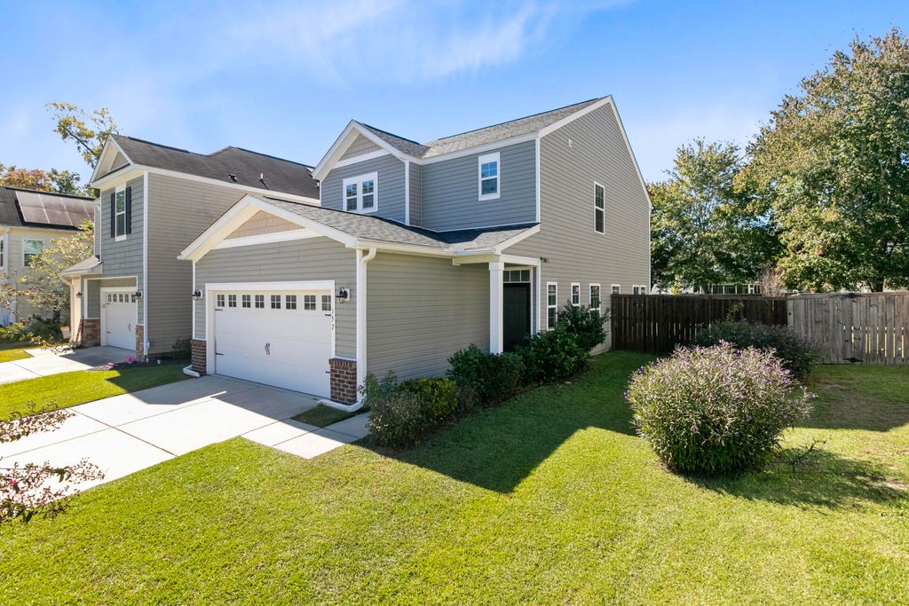 Photo of 157 Dream Street, Summerville, SC 29483 (MLS # 25032496)