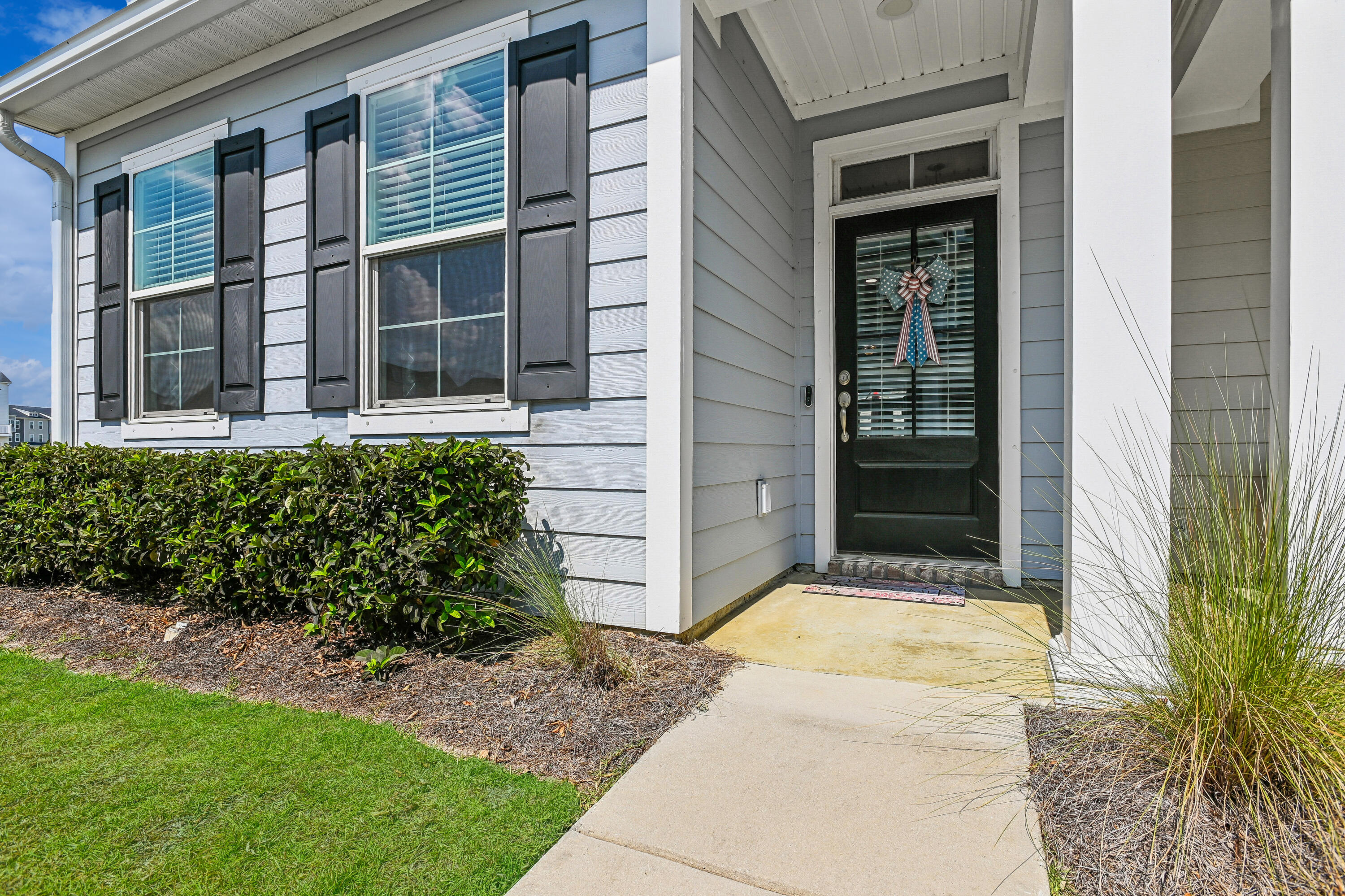 401 Stoneleigh Lane