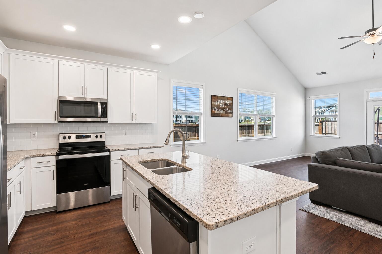 401 Stoneleigh Lane