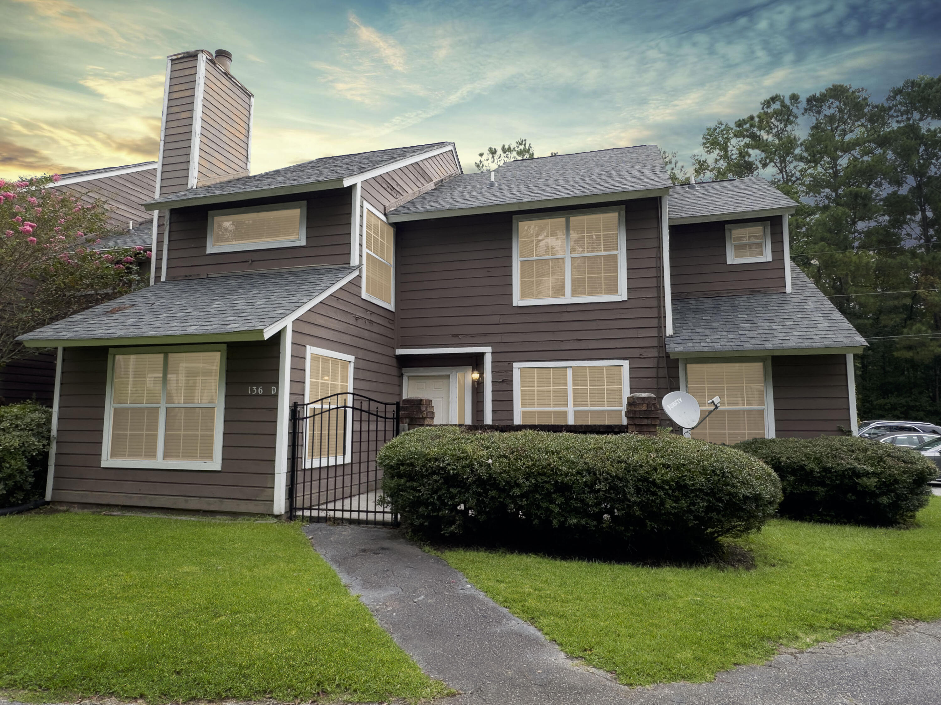 View Summerville, SC 29483 condo