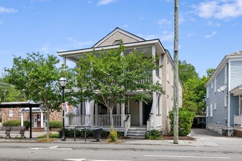 Photo of 170 Spring Street, Charleston, SC 29403 (MLS # 25018174) Photo of 170 Spring Street, Charleston, SC 29403 (MLS # 25018174)