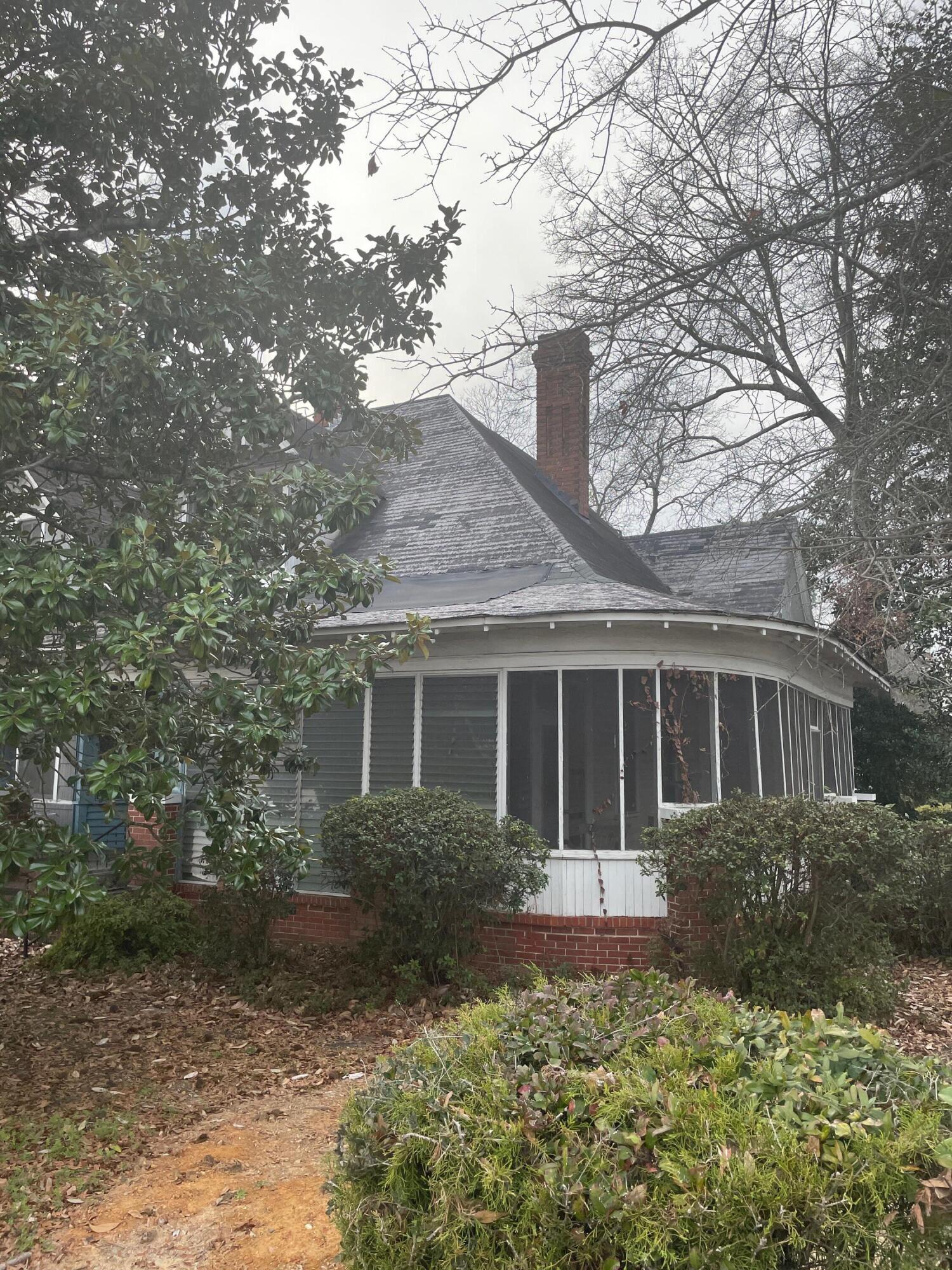 385 Boulevard Street