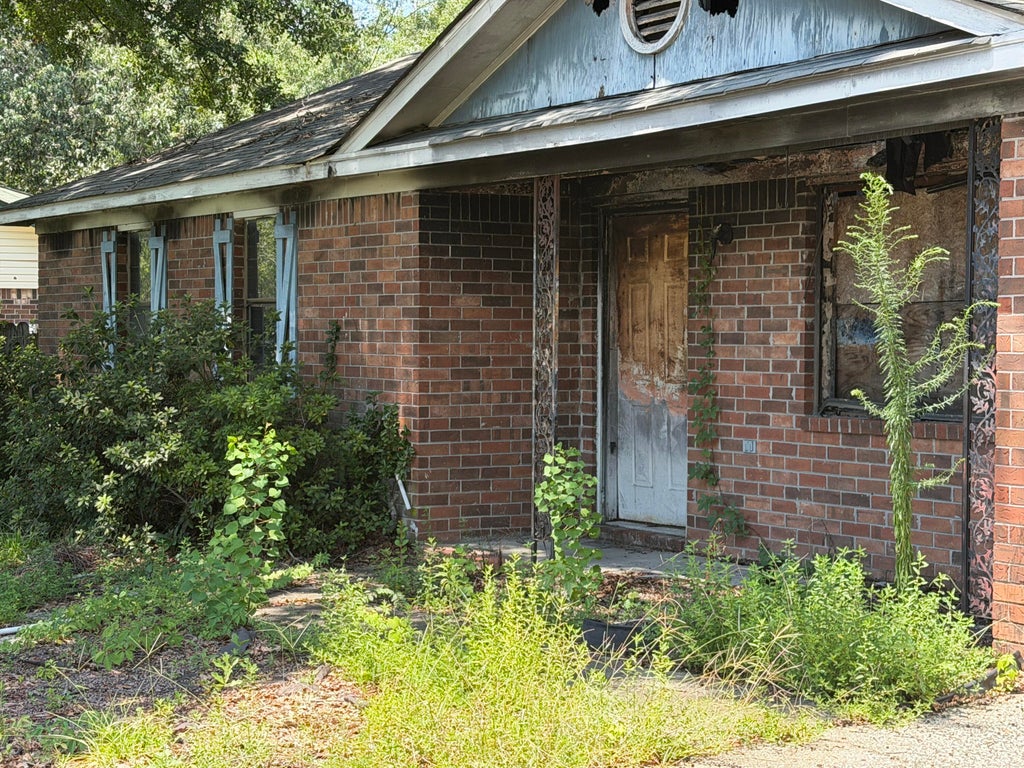 Photo of 109 Highland Avenue, Summerville, SC 29486 (MLS # 26023523)