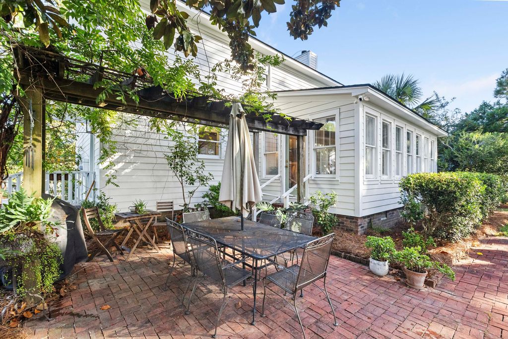 Photo of 1144 Club Terrace, Mount Pleasant, SC 29464 (MLS # 25027349)