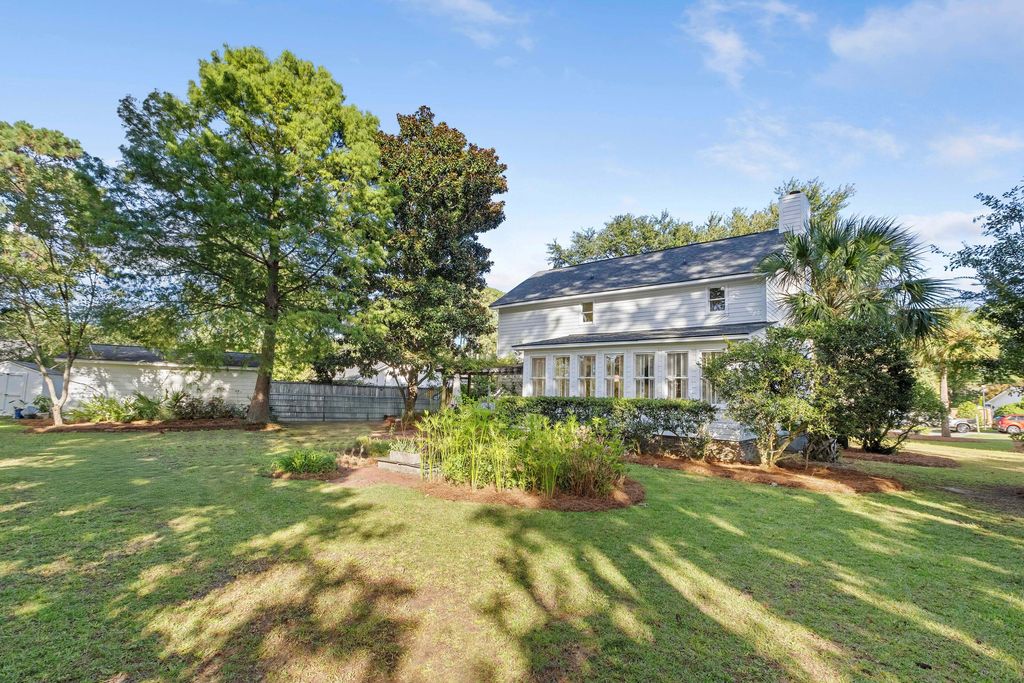 Photo of 1144 Club Terrace, Mount Pleasant, SC 29464 (MLS # 25027349)