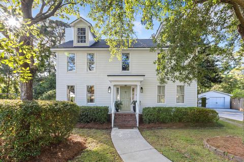 Photo of 1144 Club Terrace, Mount Pleasant, SC 29464 (MLS # 25027349)