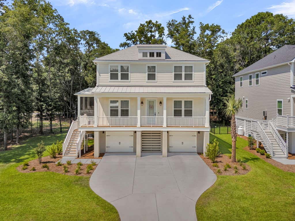Photo of 1416 Dahlia Road, Mount Pleasant, SC 29464 (MLS # 26020911)