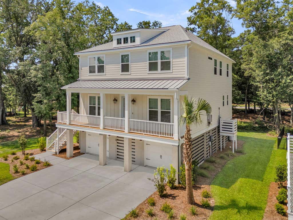 Photo of 1416 Dahlia Road, Mount Pleasant, SC 29464 (MLS # 26020911)