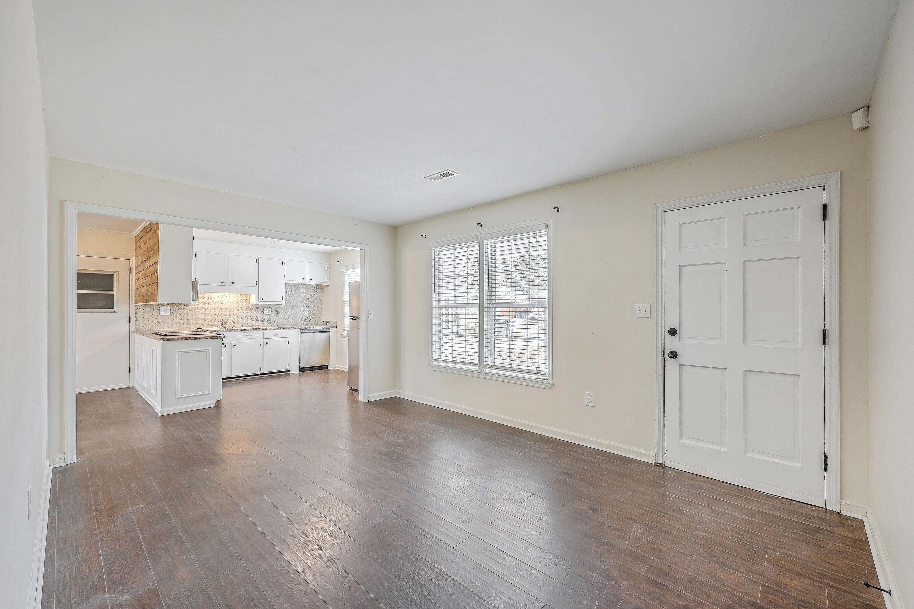 7645 Knollwood Drive