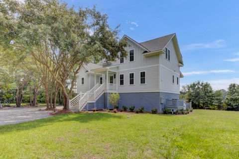 A home in Awendaw